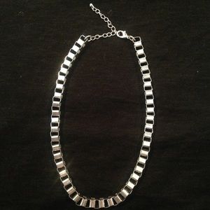Kohls necklace bold large box chain silver color